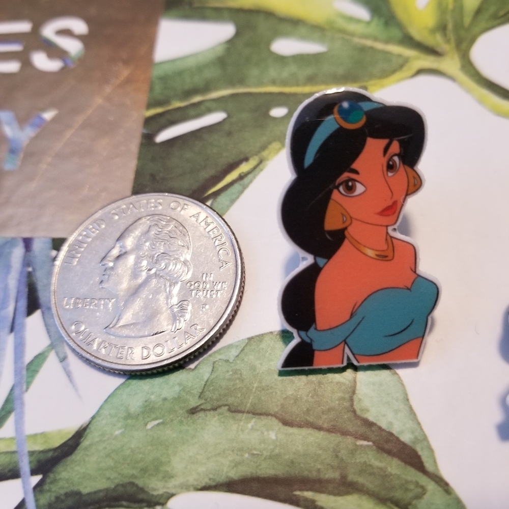 Disney Princess Jasmine Acrylic Pin - Picture 6 of 6